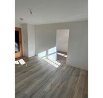 Schöne und geräumige Wohnung (42 qm - DG) in OelsnitzE. zu verm. - Oelsnitz (Erzgebirge)
