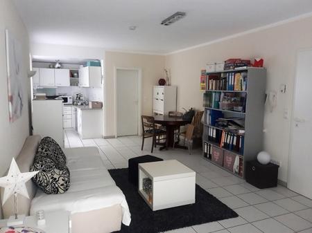Foto - HU-Steinheim, 1-Zi.-SINGLE-Appartement, 40 m², off. Küche (EBK), Duschbad, Terrasse, 600,- inkl. NK