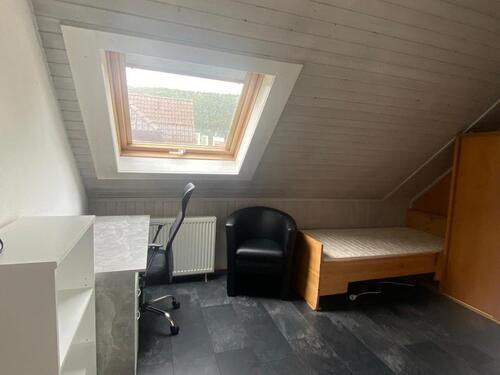 Foto - Zimmer mit eigenem Bad und Gemeinschaftsküche (befristet)