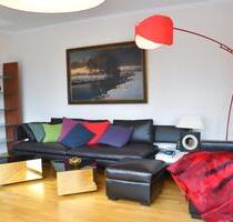Möblierte Wohnung - 3 Zimmer, Terasse, Pool, Stellplatz, Internet - Berlin Charlottenburg-Wilmersdorf