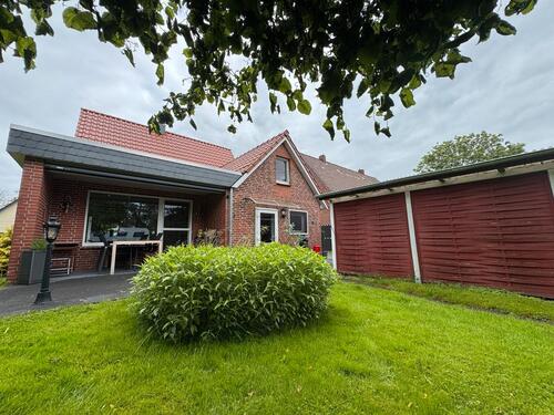 Foto - Charmantes Einfamilienhaus mit Garage, Carport und großem Garten