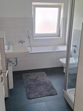 Foto - Helle, moderne, möblierte 3Zi-DG- Wohnung