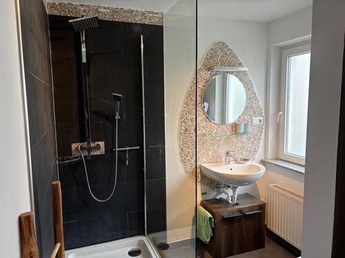 Foto - TOP LAGE - kernsaniert - 2 Zimmer Wohnung EBK sofort FREI