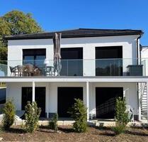 ***** Exklusives helles Domizil mit Luftwärmepumpe Raffstores Klimaböden in ruhiger zentraler Lage ***** - Ilmmünster