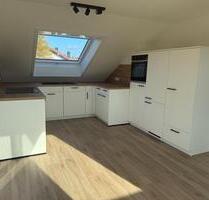 2 Zimmer, Küche, Bad, kleines Büro & Balkon in Petershagen Lahde