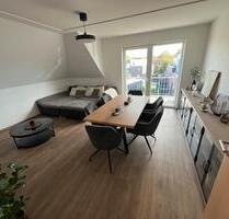 Schöne 2-Zimmer-Dachgeschosswohnung mit Balkon - Emmerich am Rhein