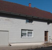 Wohnhaus Einfamilienhaus - 165.000,00&nbsp;EUR Kaufpreis, ca.&nbsp; 180,00&nbsp;m&sup2; in Dassel (PLZ: 37586)