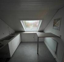 Helle, teilmöblierte Dachgeschosswohnung im Westlichen Ringgebiet - Braunschweig Lehndorf-Watenbüttel