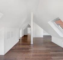 Moderne Dachgeschosswohnung mit Küche in der Esslinger Innenstadt - Esslingen am Neckar