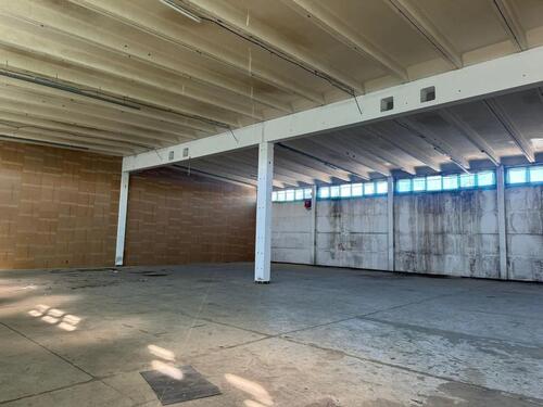 Foto - LKW-befahrbare Lagerhalle (1230 m²) bei Berlin – Ideal für Handwerk & Logistik