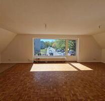 *4 Zimmer und Garage* Kernsanierte und sonnige 4‑Zimmer Wohnung - Hamburg Wandsbek