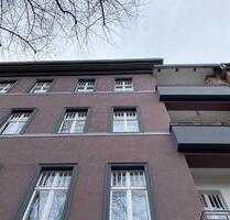 CHARMANTE ALTBAUWOHNUNG IN BERLIN