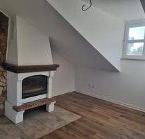 Renovierte 2 ZKB Dachgeschosswohnung mit Stellplatz & Einbauküche - Bad Kreuznach