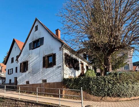 Foto - Einfamilienhaus mit Einliegerwohnung -Sanierungsbedürfrig