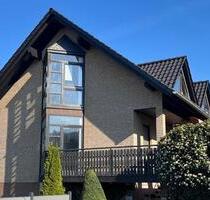 gemütliche 2-Zimmer-Wohnung im DG mit Einbauküche - Lübbecke