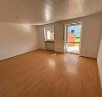 Helle 3-Zimmer-Erdgeschosswohnung mit Gartenanteil in 84367 Tann