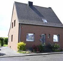 Freistehendes Einfamilienhaus mit Nebengebäuden - Rommerskirchen