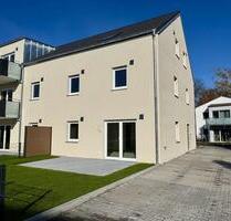 Traumhafte Doppelhaushälfte in Berglern – Neubau mit Garten & Carport