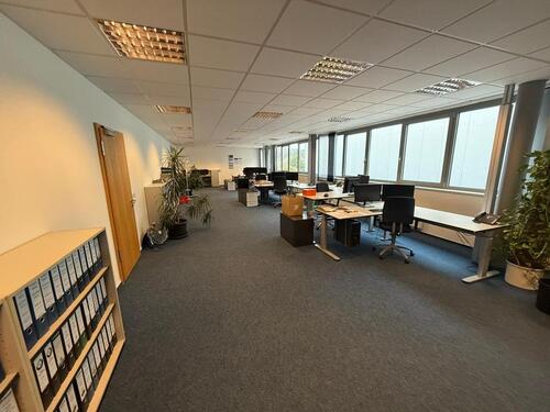 Foto - Moderne Büro-Praxisflächen ca. 200-650qm, Klima, Glasfaser