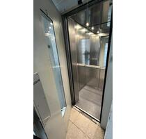 Sonnige große Wohnung mit Balkon, Garage, Aufzug - Pforzheim Nordstadt