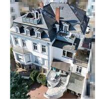 140m² DG-Wohnung in historischer Villa inkl. Küche und Balkon - Herford