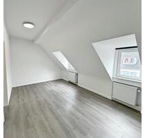 Wohnen mit Komfort als Erstbezug nach Kernsanierung: Etagenwohnung mit zusätzlichem Studiozimmer - Düren