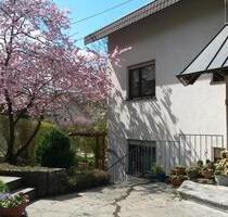 Mehrfamilienhaus mit großem Grundstück in Königheim-Gissigheim