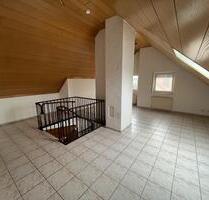 Helle 4 ZKB-Wohnung auf zwei Ebenen mit Balkon in Püttlingen - Völklingen