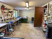 Foto - Garage mit Hobbyraum und Lagerfläche