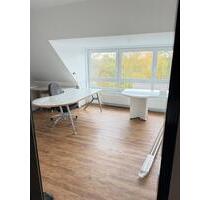 Helle Büroräum im Zentrum von Refrath mit Aufzug & schönem Ausbli - Bergisch Gladbach Frankenforst