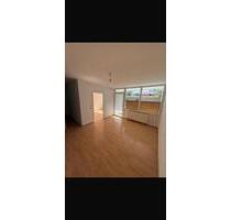 Helle 2 Zimmer Wohnung mit Balkon - Mönchengladbach Süd