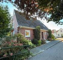 Gepflegtes Haus am Kanal- Zentrale Lage– provisionsfrei - Emden