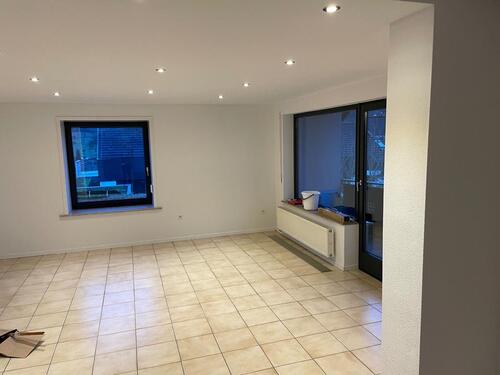 Foto - 4 Zimmer Wohnung zu vermieten, zusätzlich Kellerraum und Garage