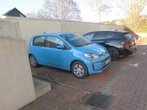 Foto - Stellplatz PKW Altwarmbüchen Straßenbahnendstation L. 3