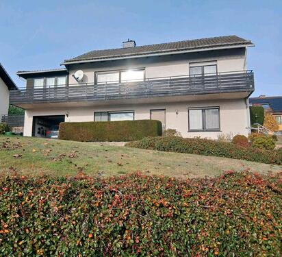 Foto - Einfamilienhaus mit Einliegerwohnung in ruhiger Waldrandlage