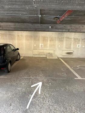 Foto - Tiefgaragenstellplatz (extra breit 3,5m) in Frankfurt-Eckenheim