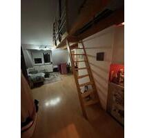 Gemütliche Dachgeschosswohnung für ruhigen Bewohner*in in Bremen