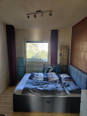 Foto - Vollmöblierte 2-Zimmer-Wohnung mit geräumigem Balkon im 2. OG in