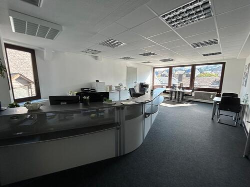 Foto - Zu Vermieten: Moderne Bürofläche (237 m²) mit Aufzug & Aussicht