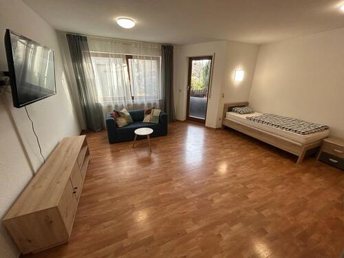 Foto - Renovierte 1-Zi.-Wohnung mit Balkon, Möblierung, Stellplatz, frei