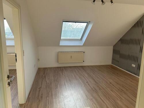 Foto - 2 Zimmer Dachgeschoßwohnung zur Miete in Bornheim
