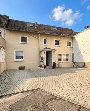 Foto - Charmantes kernsaniertes Einfamilienhaus mit Garten in Urbar