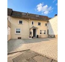 Charmantes kernsaniertes Einfamilienhaus mit Garten in Urbar