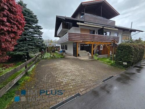 Foto - Große 2 Zimmer Garten-Wohnung mit EBK, überdachte Terrasse und 2 Stellplätzen !