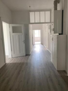 Foto - 5-Zimmer-Wohnung – kernsaniert 133 m² – OG–