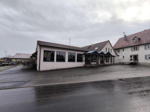 Foto - Große Lagerflächen in Hirrlingen – befristet vor Sanierung