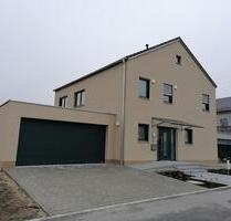 Neubau Erstbezug Einfamilienhaus mit Garage in Abensberg-Gaden