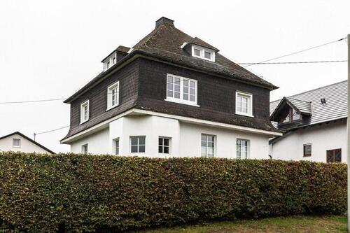 Foto - zu vermieten: Freistehendes Einfamilienhaus, Wintergarten, Pool