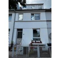 Sanierungsbedürftiges Zweifamilienhaus in BremenGröpelingenPRIVAT