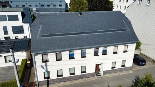 Foto - Zweifamilienhaus mit Garten, Doppelgarage, zentrale Lage